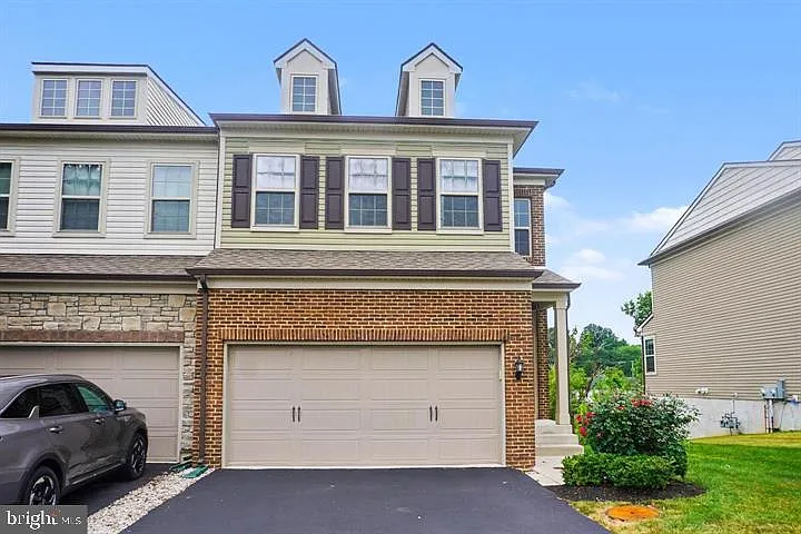 49 Locks Farm Ln — Photo 1