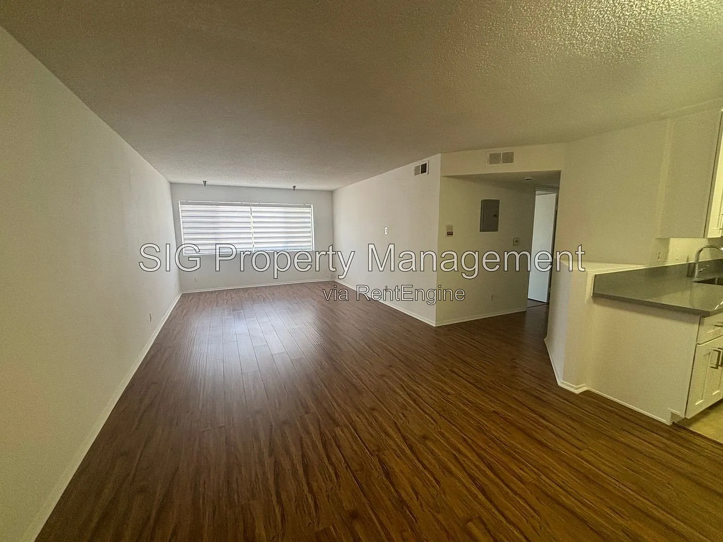 Commerce, 10241 — Photo 3