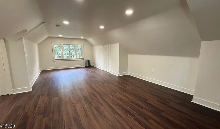 1126 Kensington Ave — Photo 14