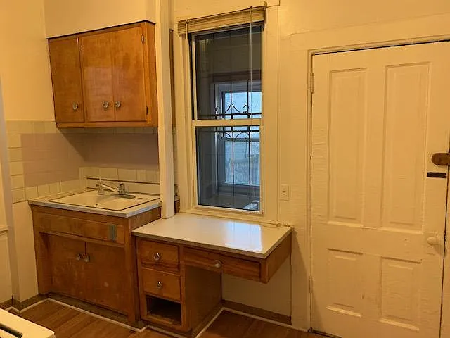 2330 N Janssen Ave #1B — Photo 3