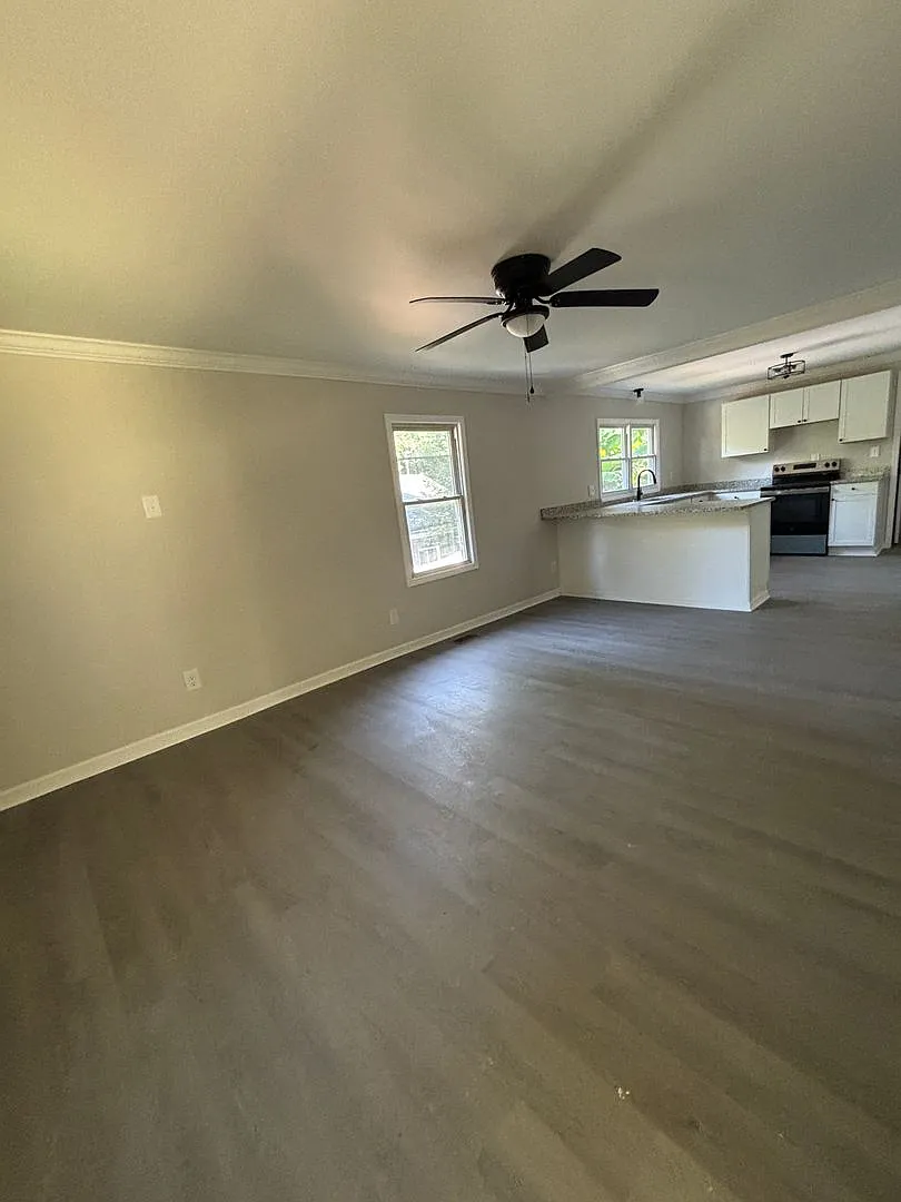 Newly Renovated & Move in ready — Photo 3