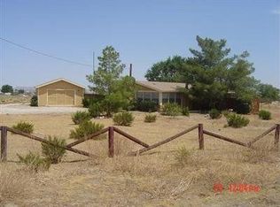 5268 Dos Palmas Rd, Phelan, CA 92371