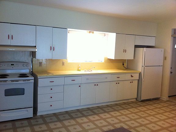 2nd image of 214 Bamburgh Dr