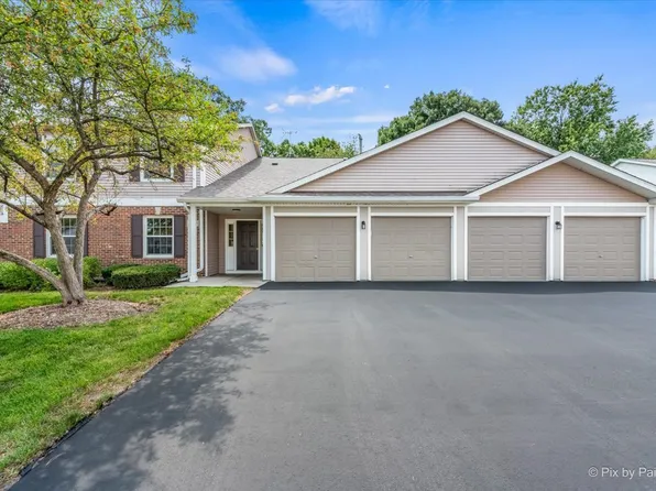 379 Woodview Cir APT B, Elgin, IL 60120