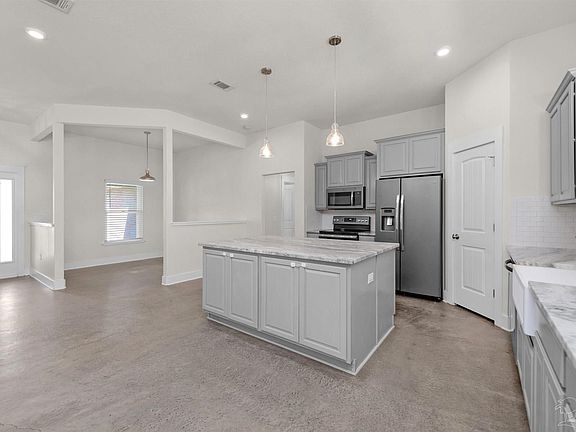 2nd image of 4902 Landmark Ln