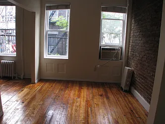 Rented by Vivaldi Real Estate