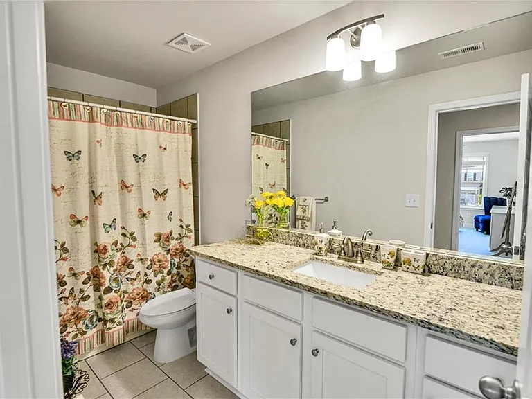 2423 Chene Dr — Photo 24