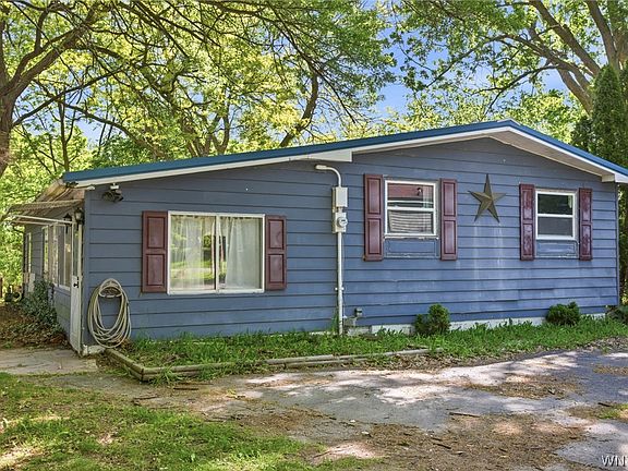 3rd image of 4 Valley View Dr