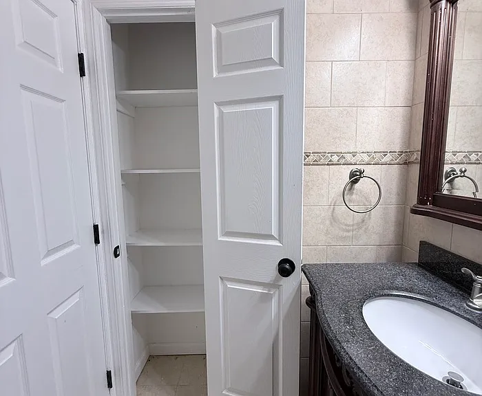 40 Eisenhower Dr — Photo 18