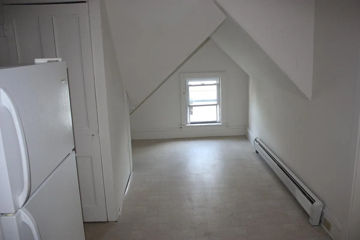 1 bed, 715 sqft, $1,700 — Photo 2
