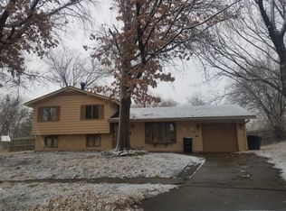 3010 SW Arnold Ct, Topeka, KS 66614