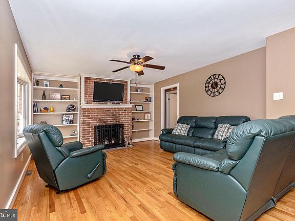 2nd image of 18630 Crestwood Dr