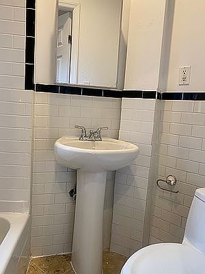 5th image of 159 Christopher St #5R