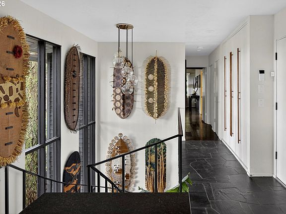 5th image of 3340 SW Fairmount Blvd