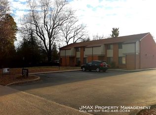 1820 Grandin Rd SW APT B4, Roanoke, VA 24015