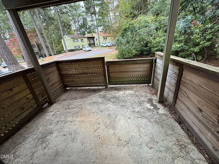 533 Pine Ridge Pl — Photo 15