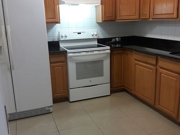 3rd image of 1700 SW 11th Ct