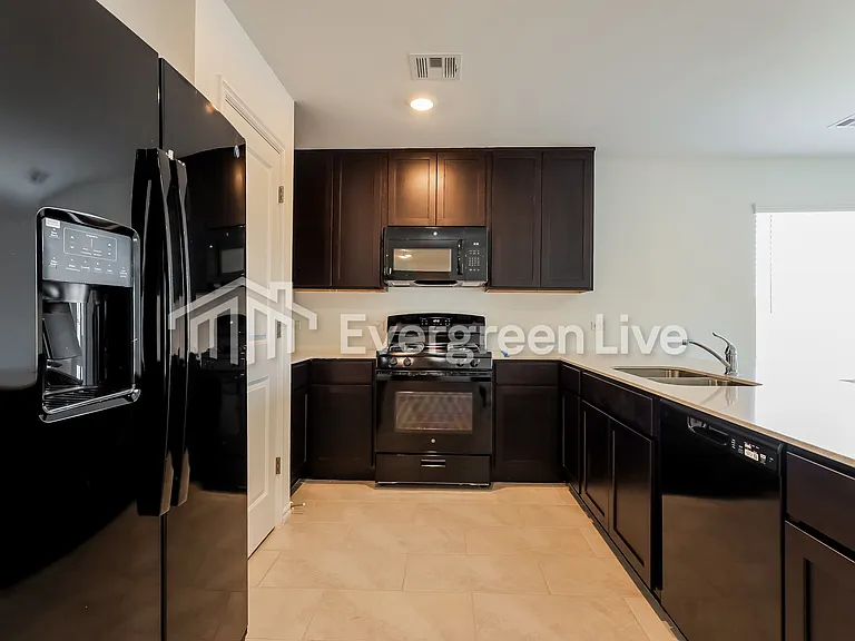 10912 SW 22nd St — Photo 7