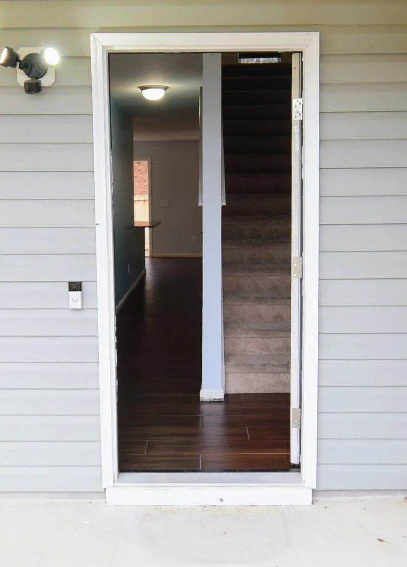 4 bed, 3.0 bath, 2452 sqft, $1,995 — Photo 2