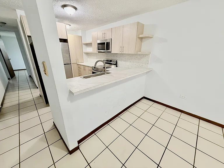 1 Laguna #C24 — Photo 4