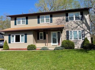 422 Crescent Ln, Fort Madison, IA 52627