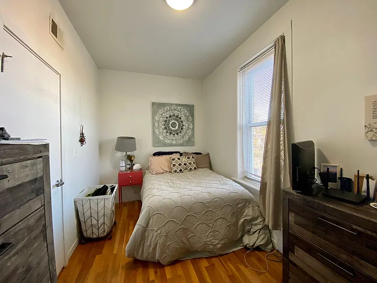 2428 W Walton St #3 — Photo 13
