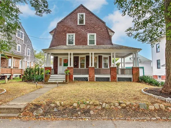 17 Fairview Ave, Cranston, RI 02905