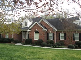 8800 Case Ridge Dr, Oak Ridge, NC 27310