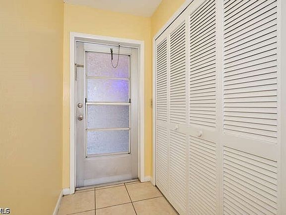 4th image of 4104 SE 12th Pl