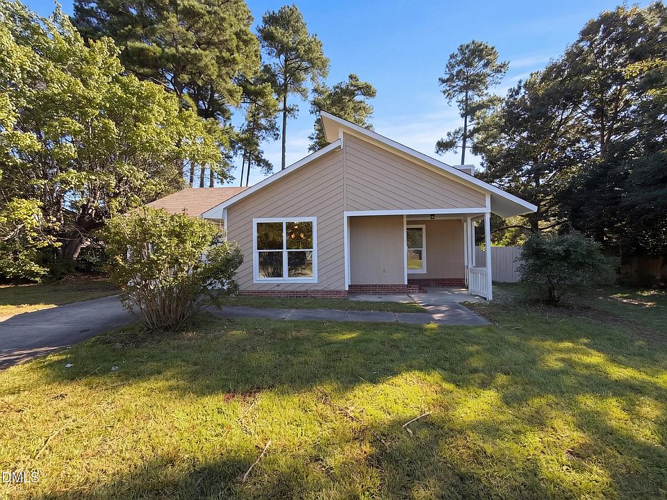 1st image of 943 Rim Rd