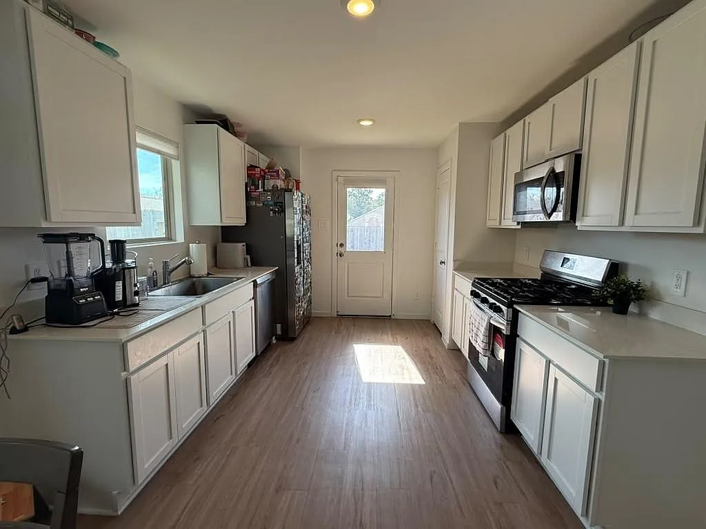 3 bed, 2.0 bath, 1230 sqft, $1,750 — Photo 4