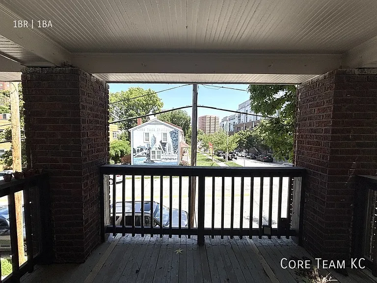 103 W 51st St #2E — Photo 11