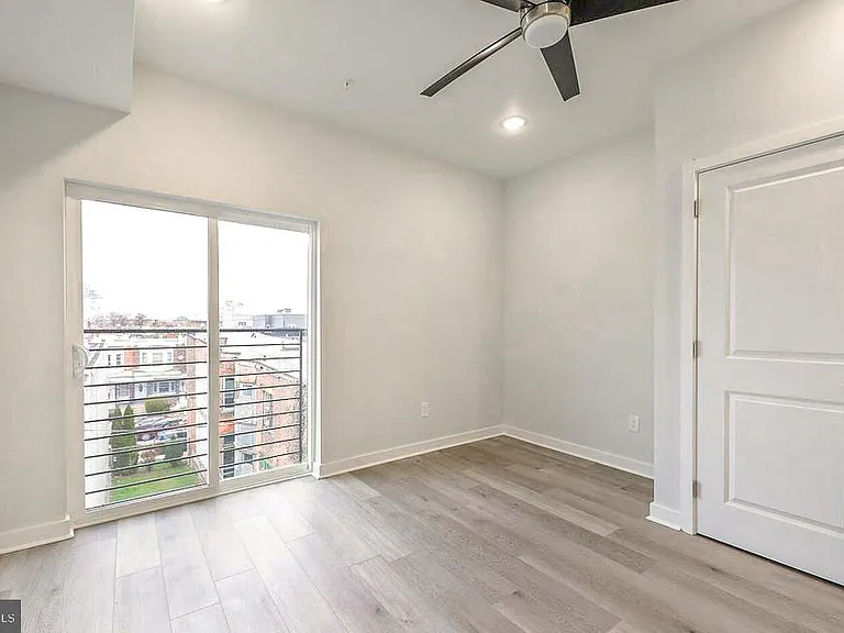 5217 Irving St #2 — Photo 11