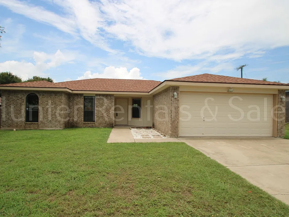 1209 Katelyn Cir