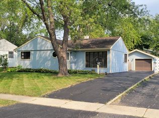 3710 Bluebird Ln, Rolling Meadows, IL 60008