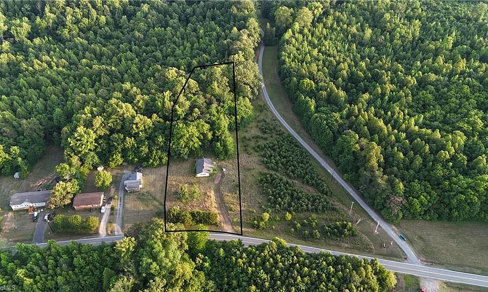 1st image of 554 Brooks Rd