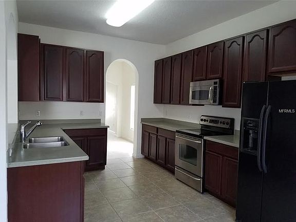 3rd image of 16704 Cedar Crest Dr