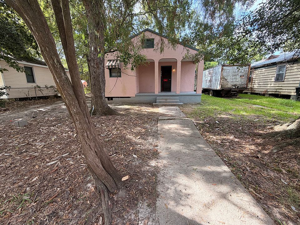 1st image of 3874 Dalton St