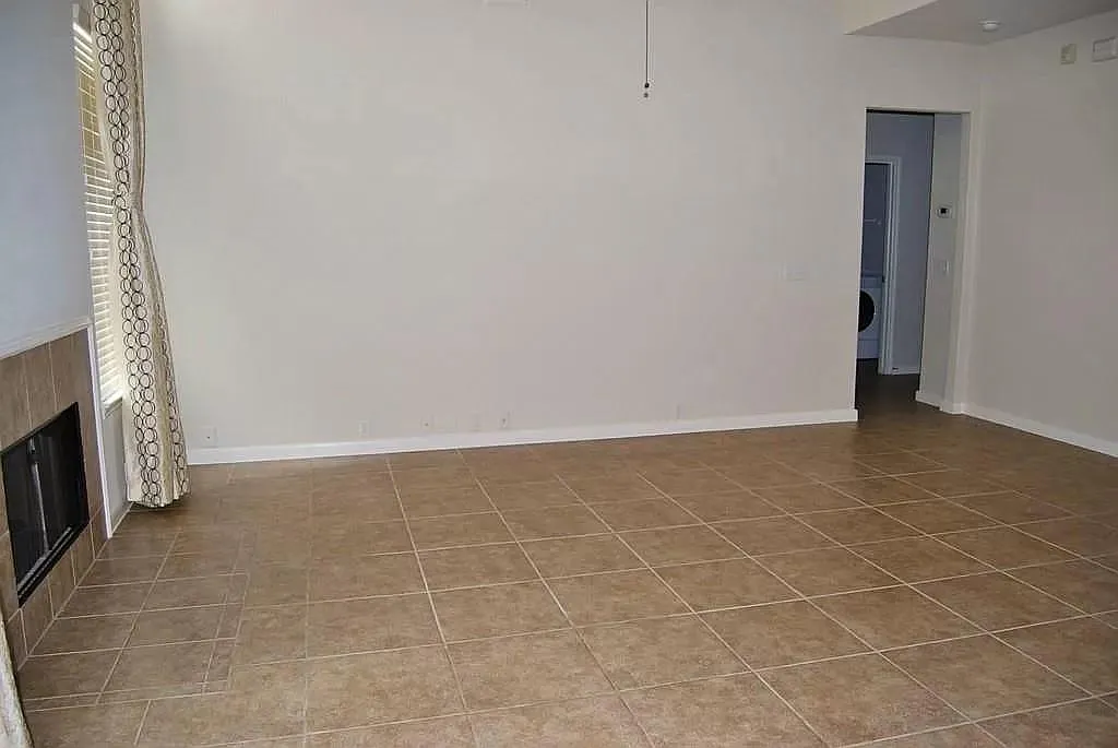 3533 Shiraz Loop — Photo 3