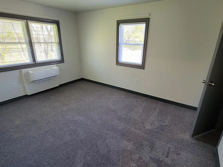 135 W Water St #23 — Photo 9