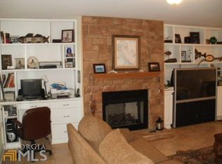 401 S River Run Dr, Hogansville, GA 30230