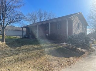 814 W Edwards St, Maryville, MO 64468