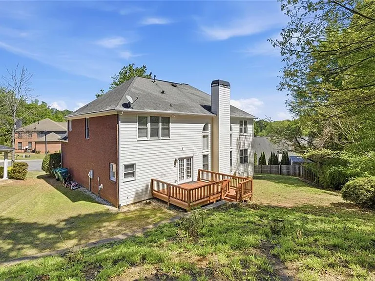 1702 Clay Brooke Ct SE — Photo 18