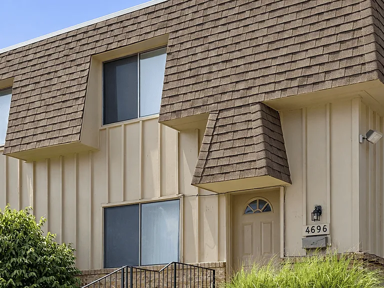 Knollwood Apartments — Photo 14