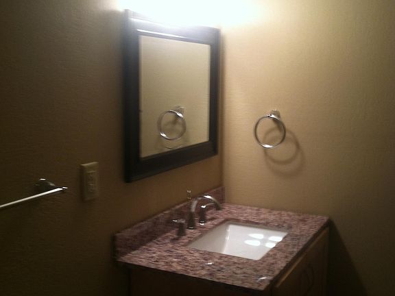 3rd Floor Full Bathroom