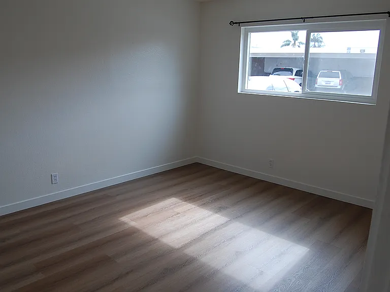 2214 College Ave #3 — Photo 8