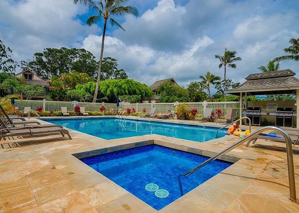 Pool area and Jacuzzi