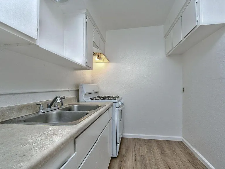 621 Maple St #3 — Photo 5