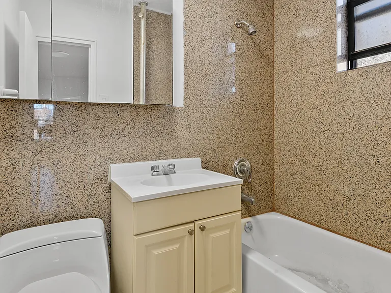 279 E Houston St #4A — Photo 4