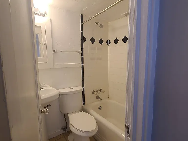 Francesca Apartments — Photo 19